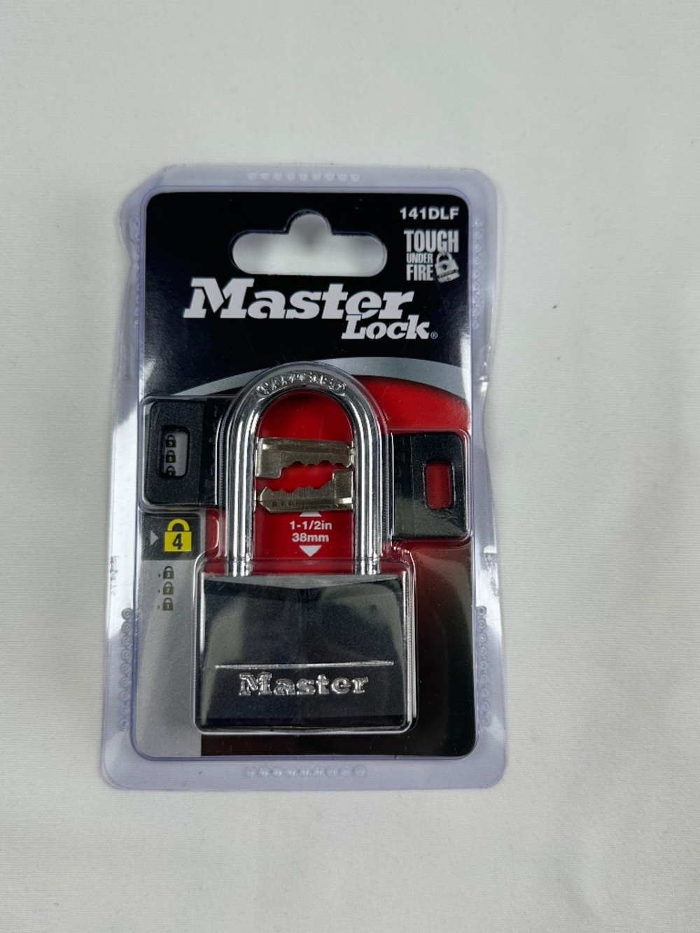 Master Lock 141DLF Hardened Steel Shackle 1 1/2 inch Black NWT